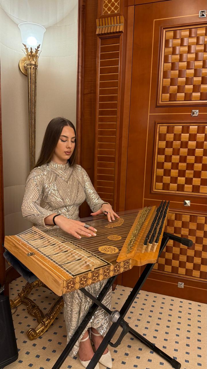 العزف والموسيقى